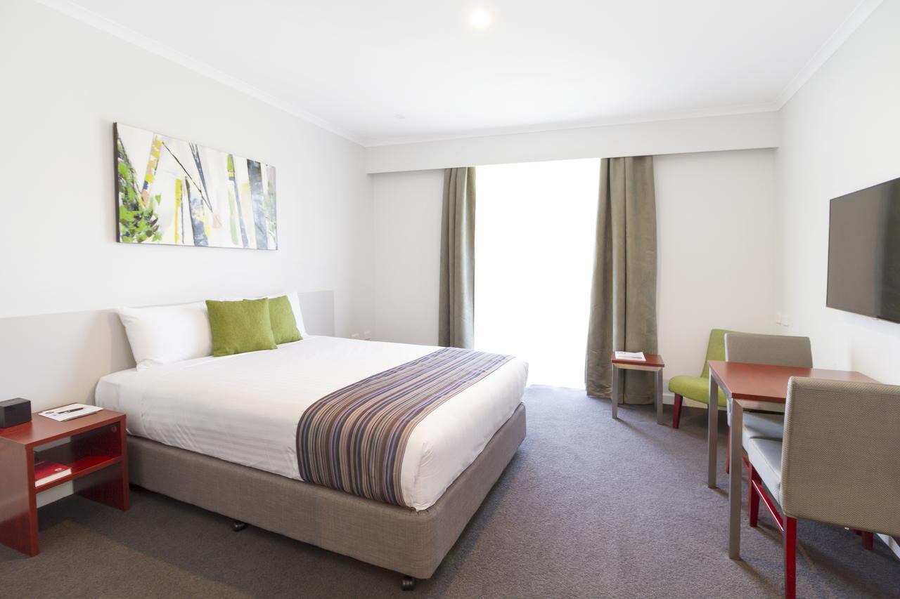 Hotel Abode Narrabundah