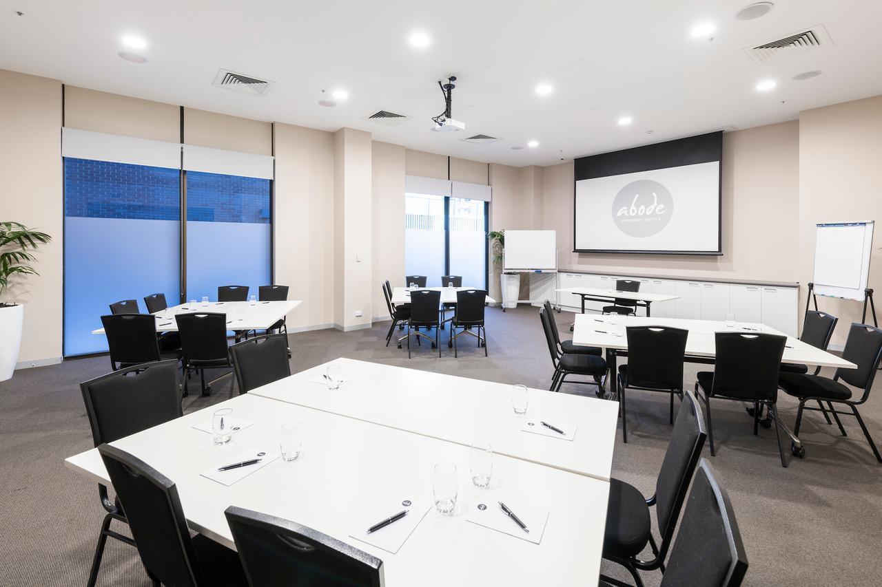 Abode Woden Aparthotel 4*