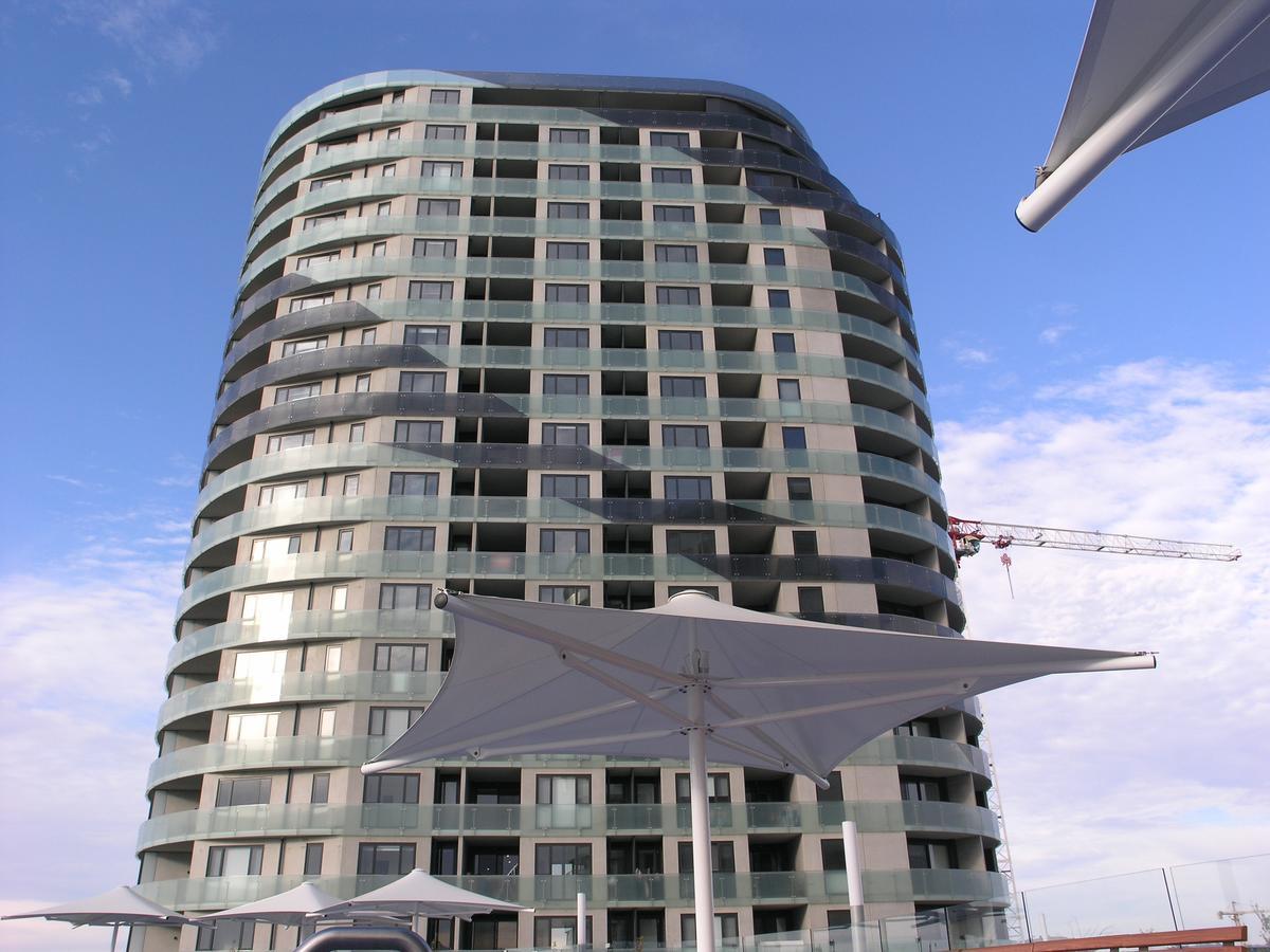 Kesh At Infinity Towers Apartment *