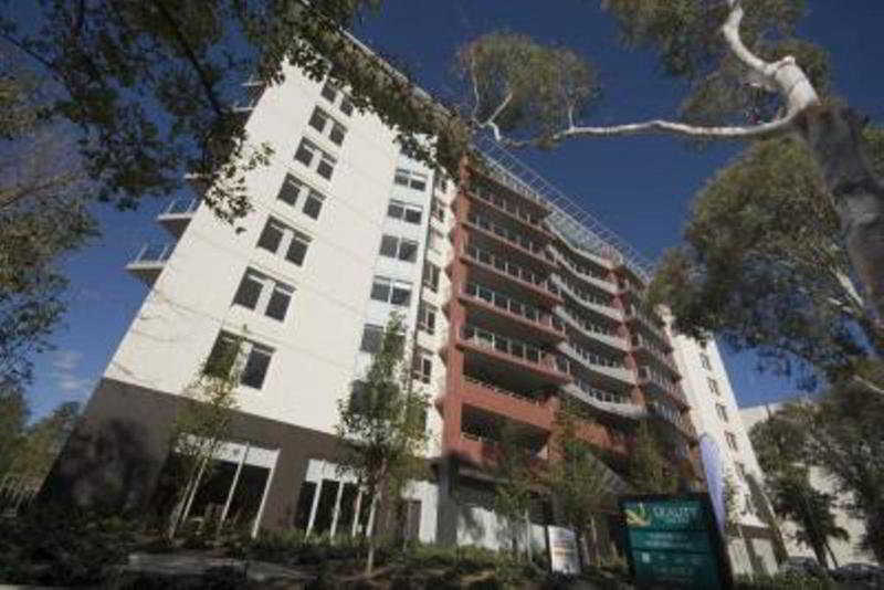 Clifton Suites On Northbourne Hotel 2*