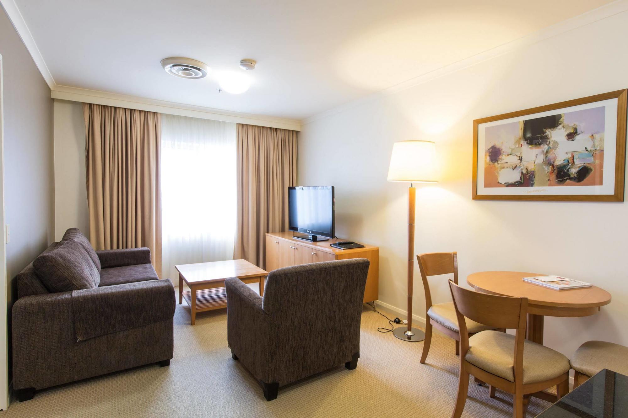 Nesuto Aparthotel