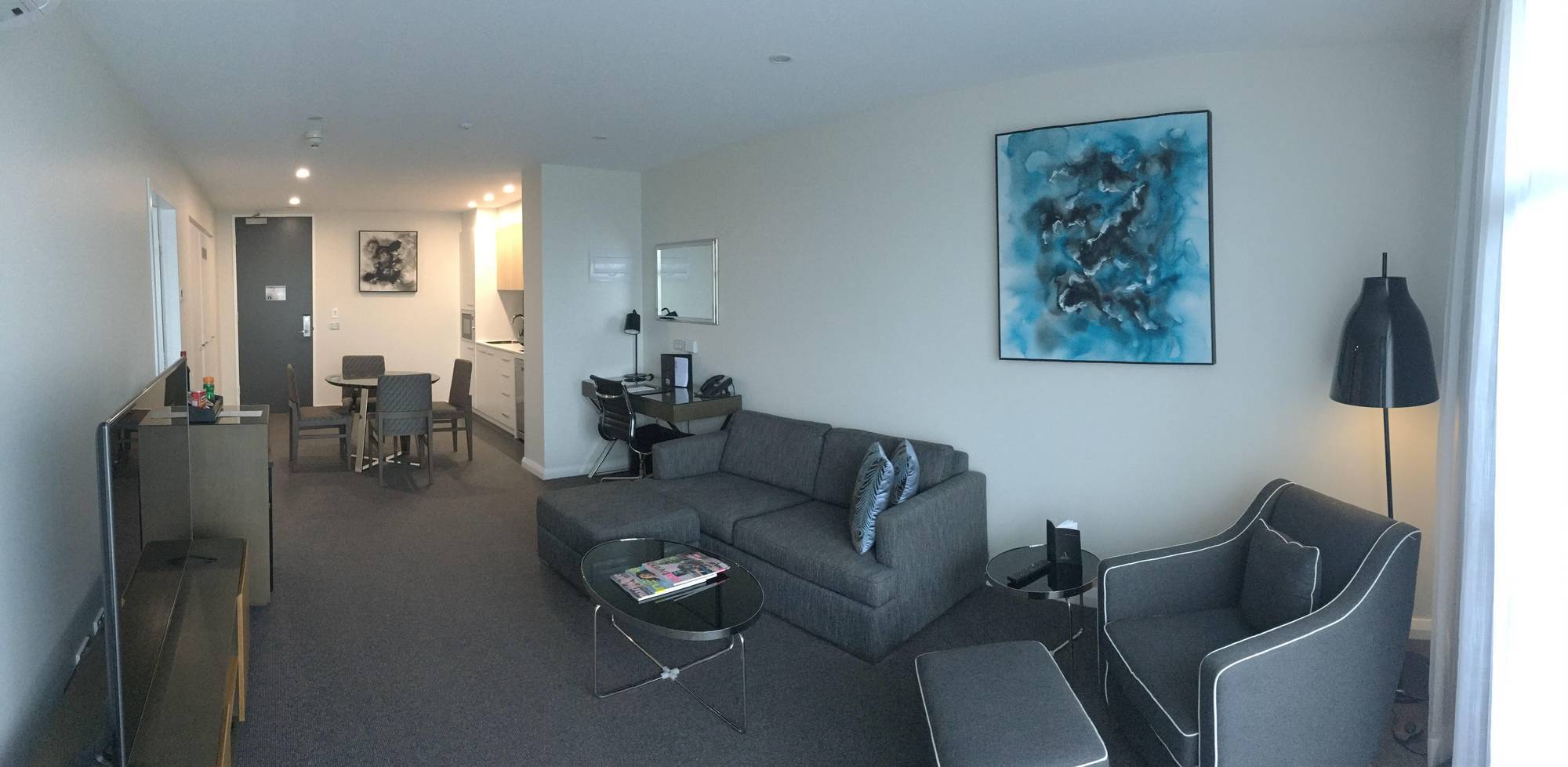 Hotel Avenue Canberra