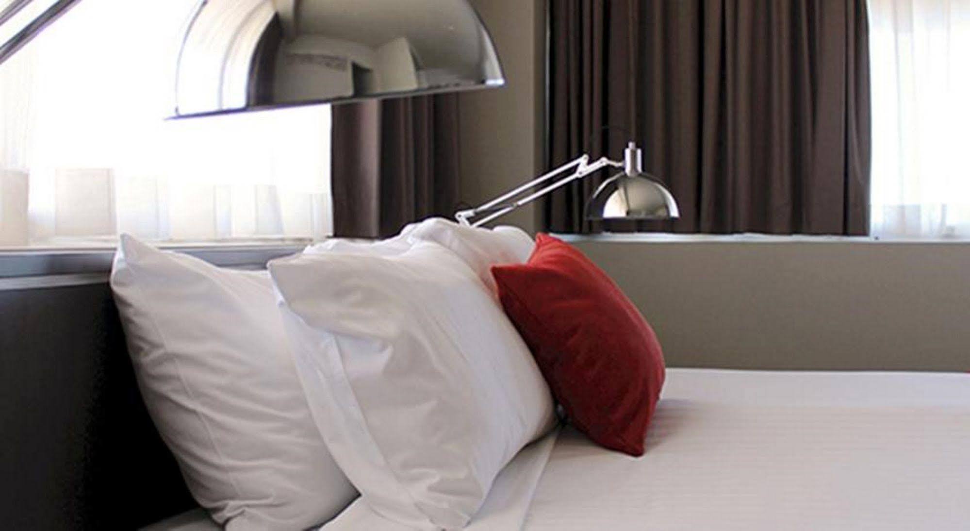Aparthotel Abode Woden 4*