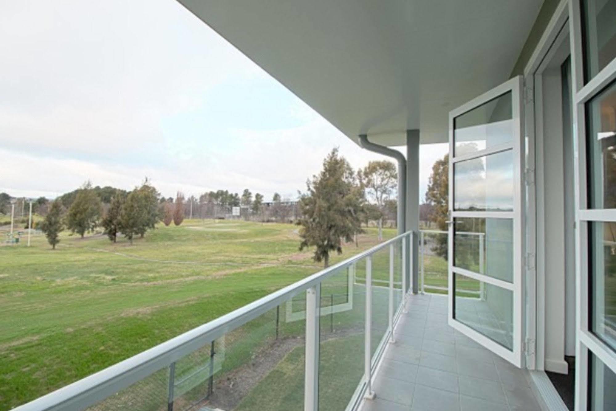Hotel Abode Narrabundah