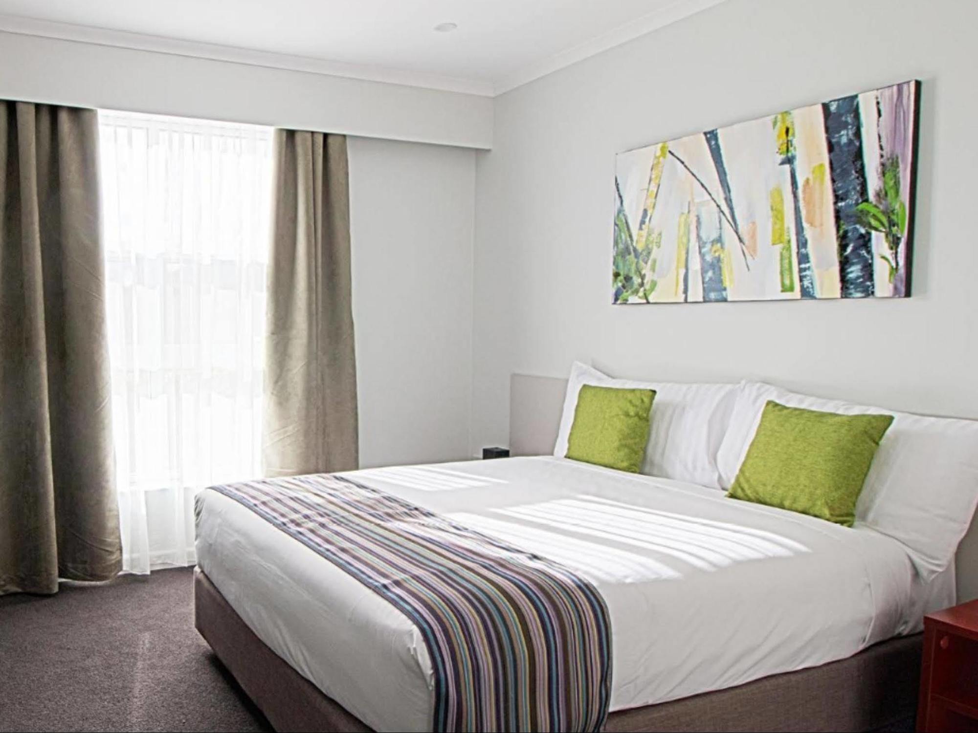 Hotel Abode Narrabundah 4*