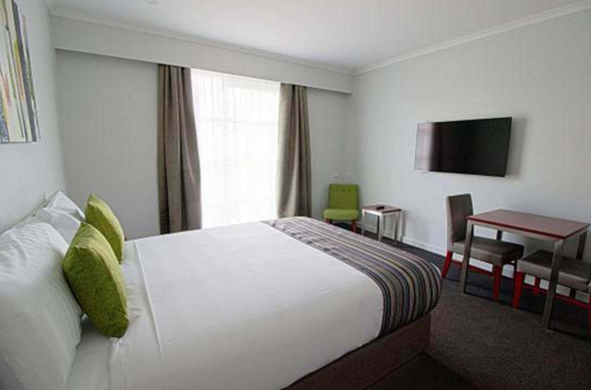 Abode Narrabundah Hotel Canberra