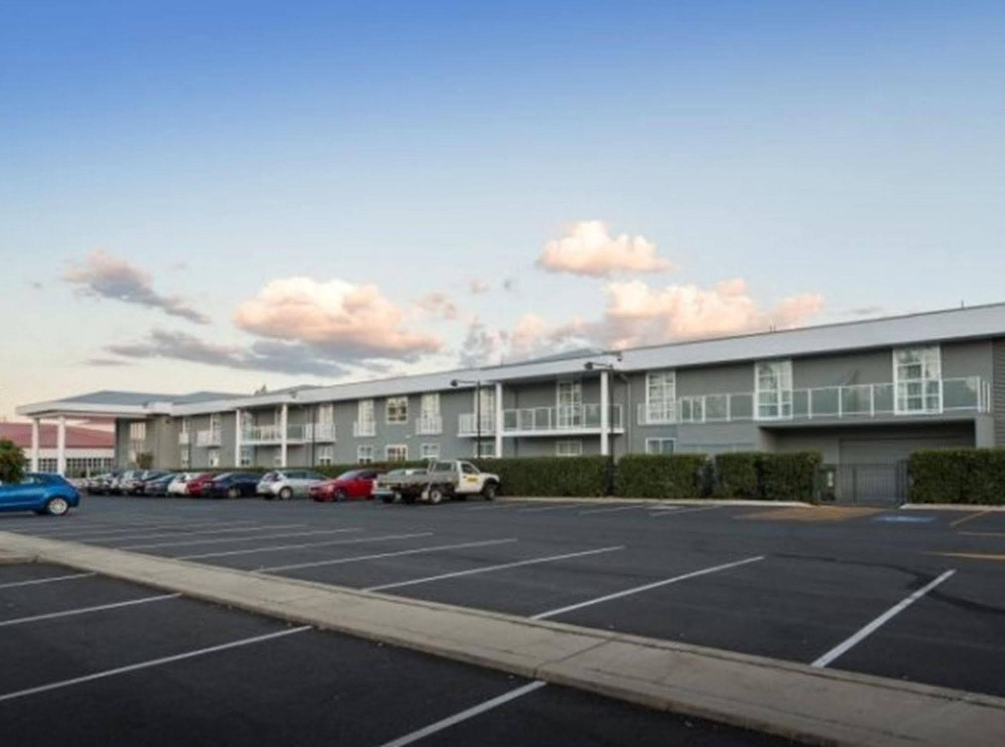 Abode Narrabundah 4* Canberra