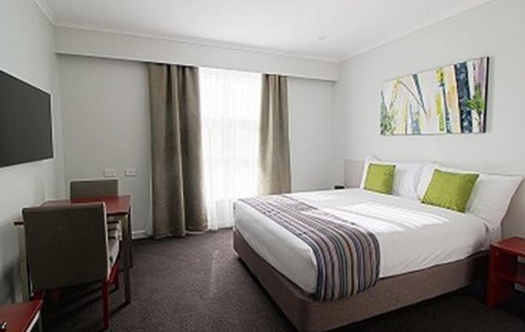 Abode Narrabundah Hotel Canberra