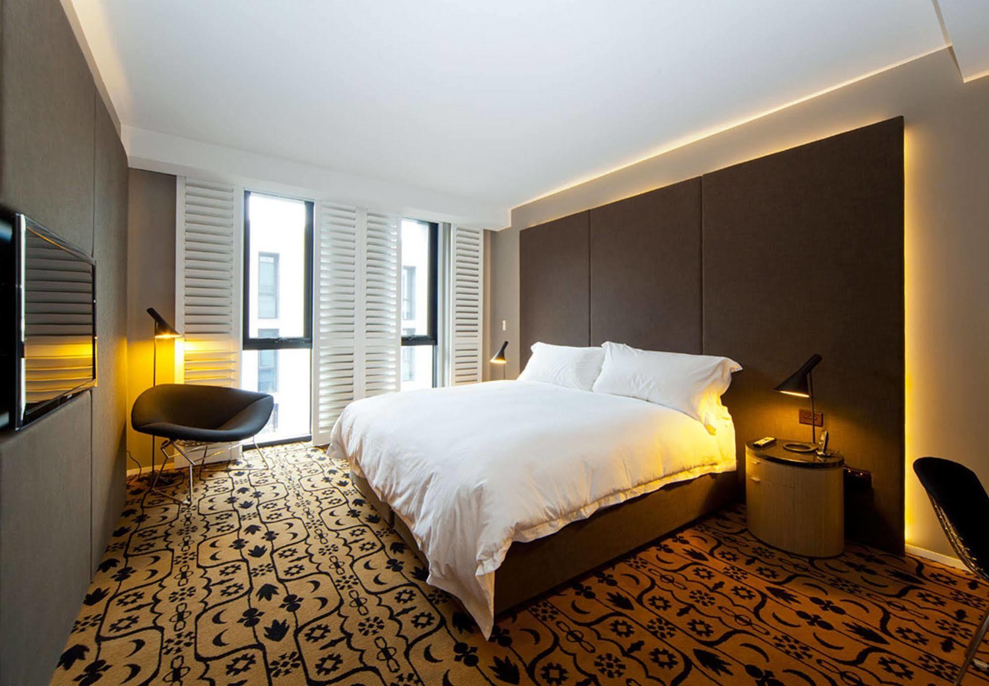Burbury Aparthotel 4*