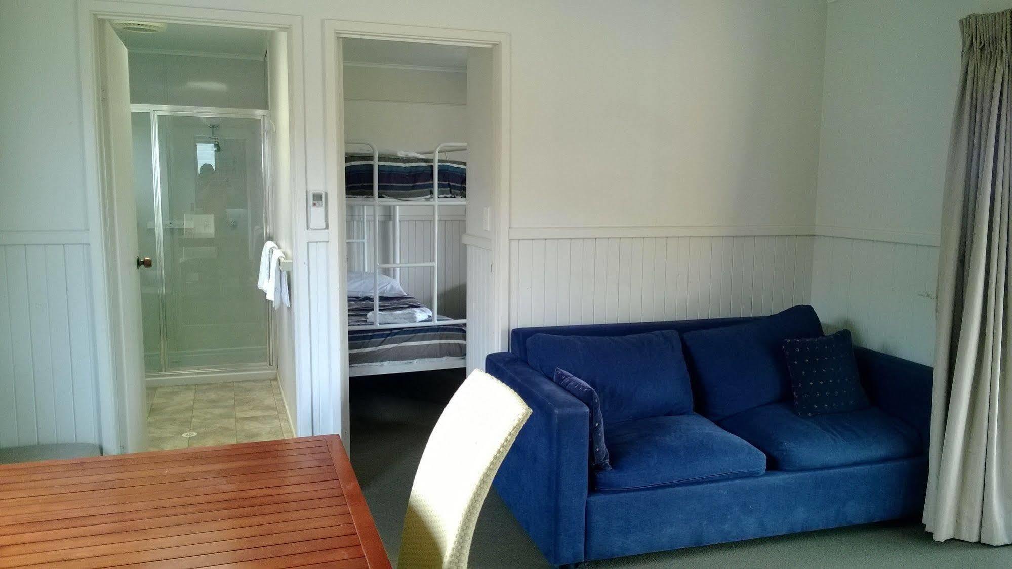 Carotel Motel 3*