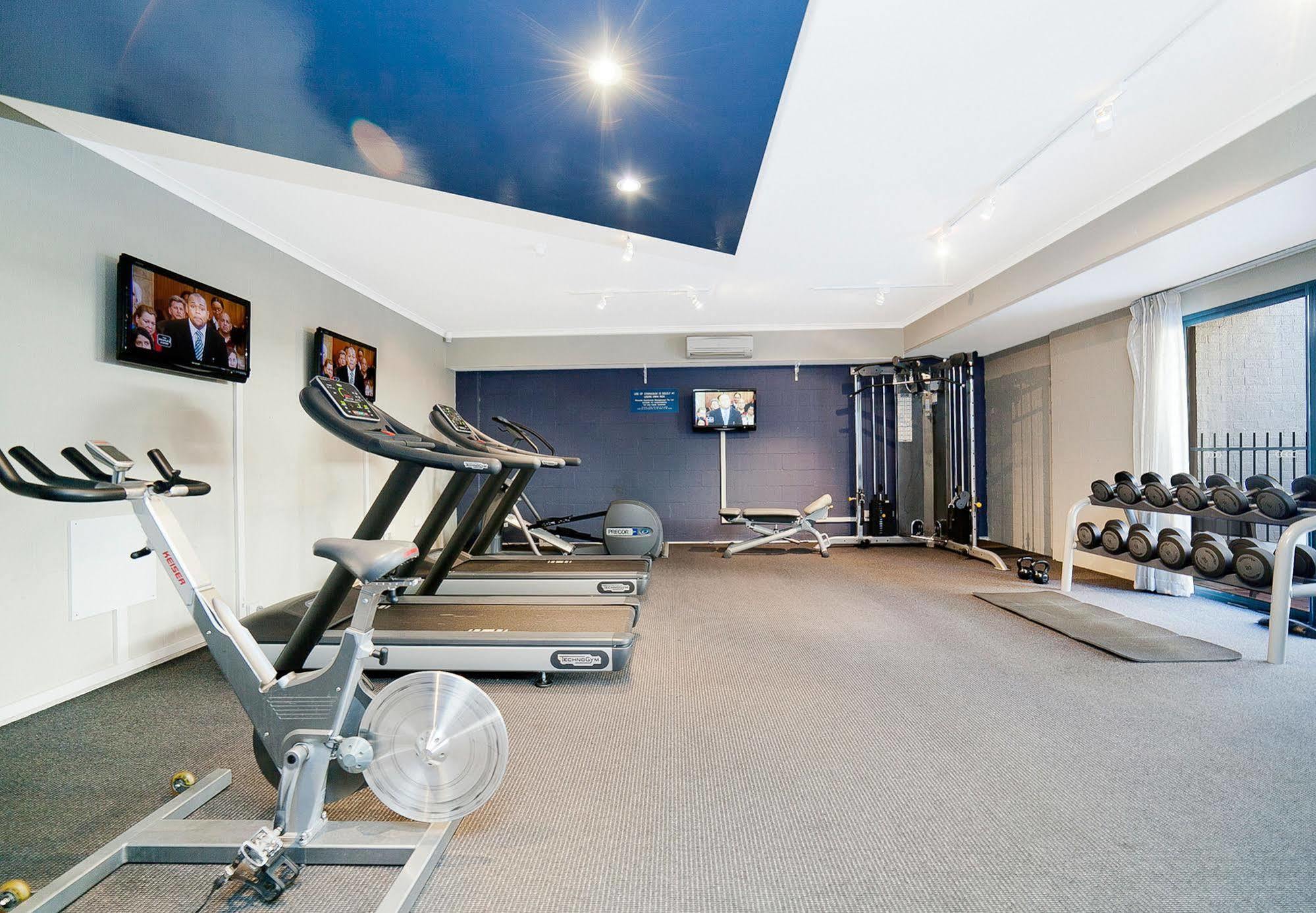 Pinnacle Aparthotel