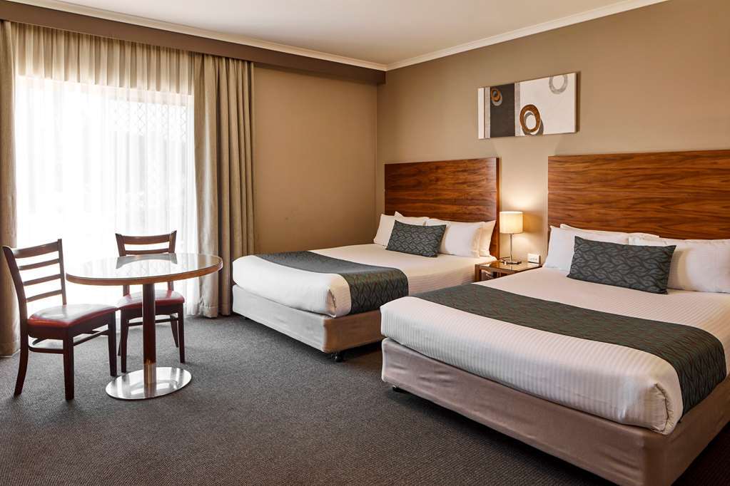Quality Dickson Hotel