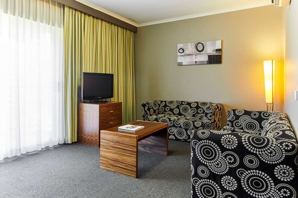 Quality Dickson Hotel 4*