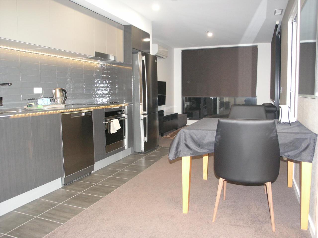 Apartment Kesh At Infinity Towers Canberra