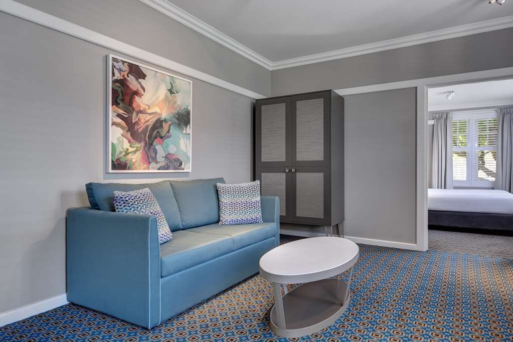 Kurrajong Hotel