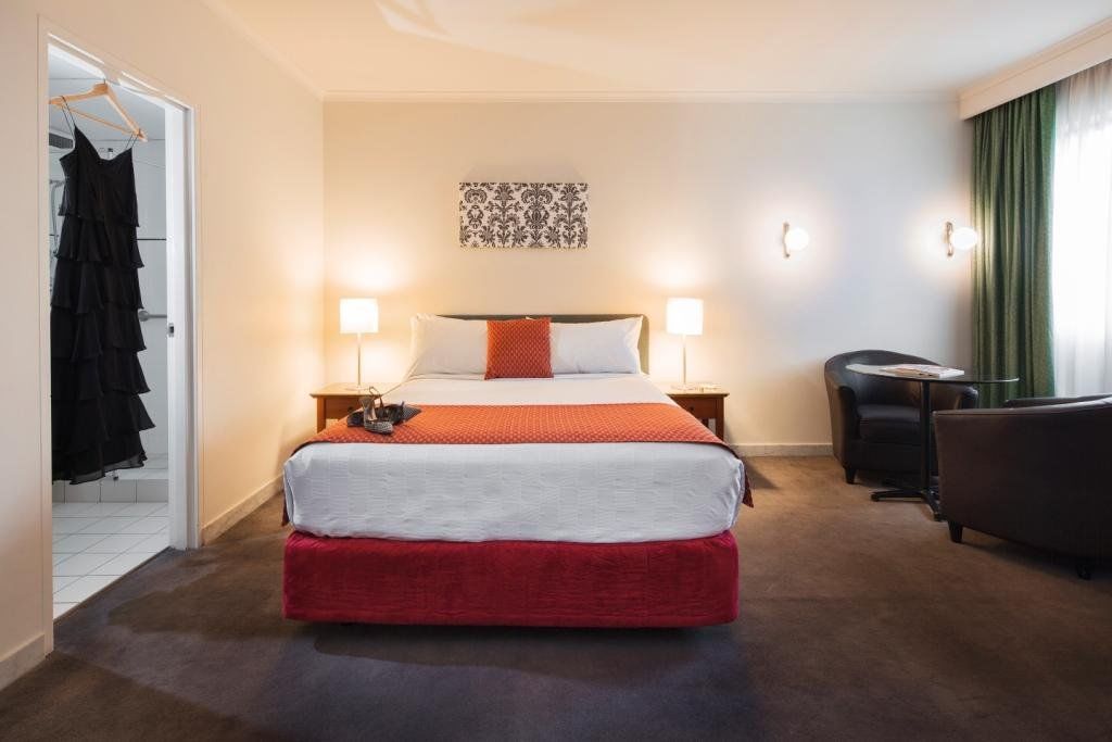Diplomat Hotel 4*