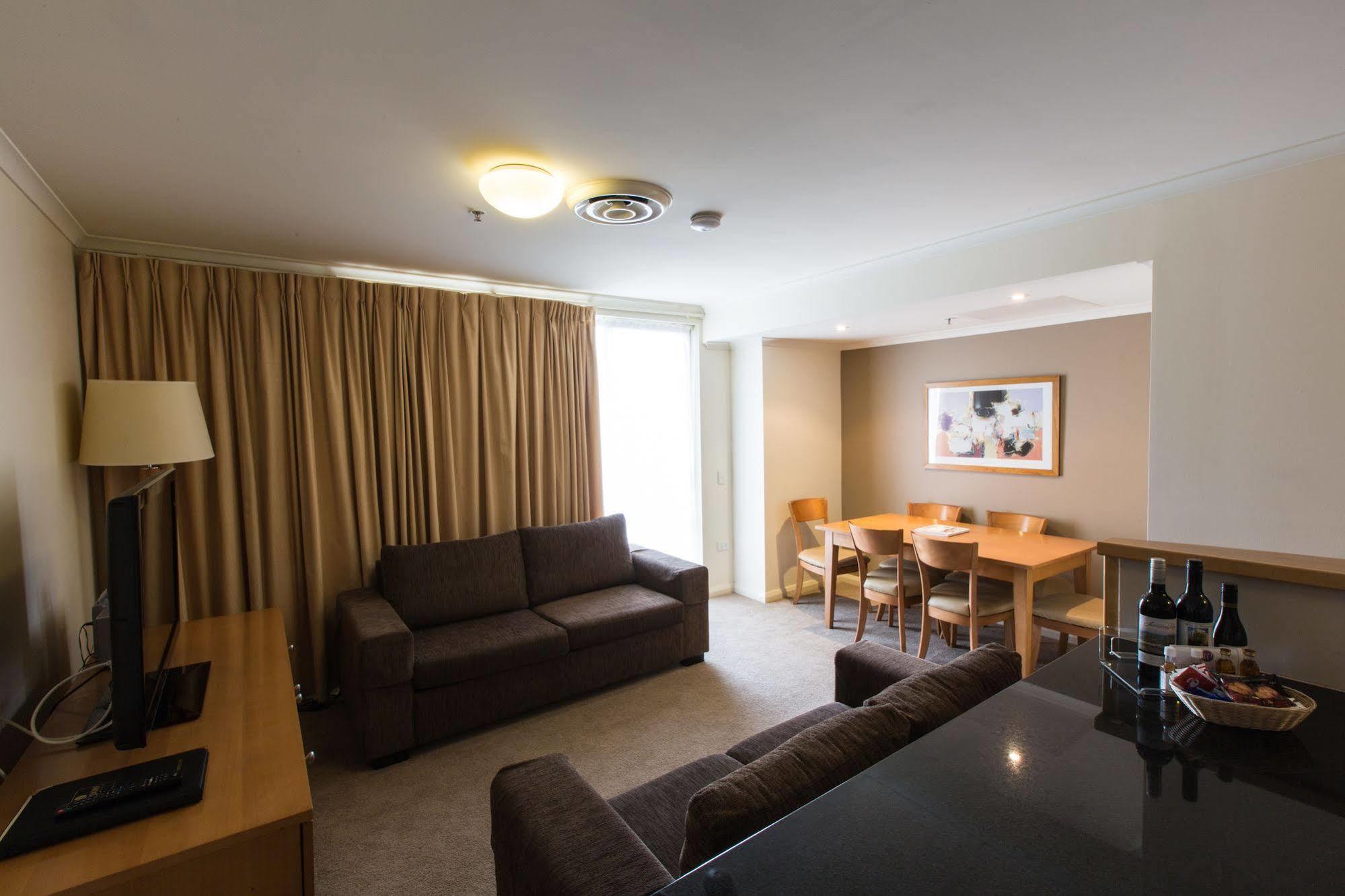 Nesuto Aparthotel 4*