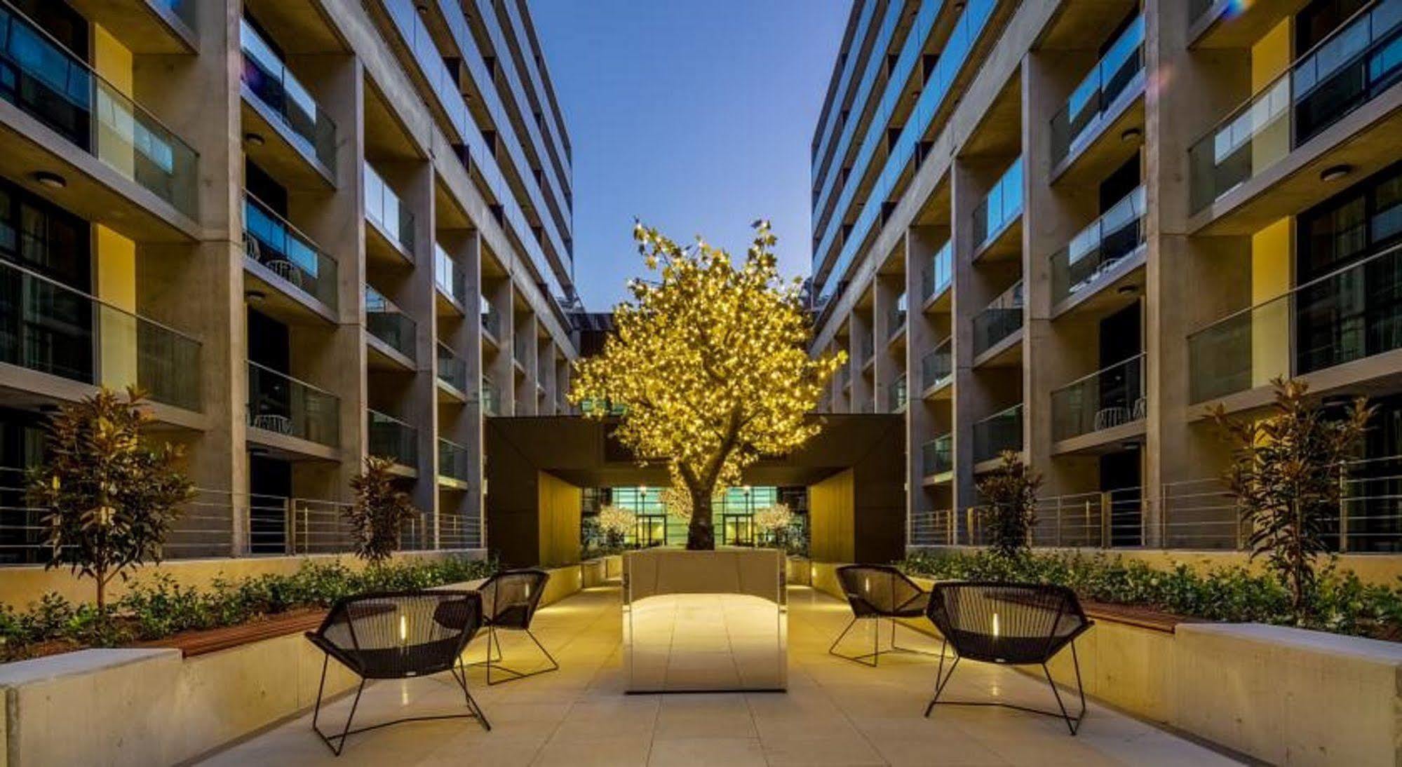 Avenue Hotel