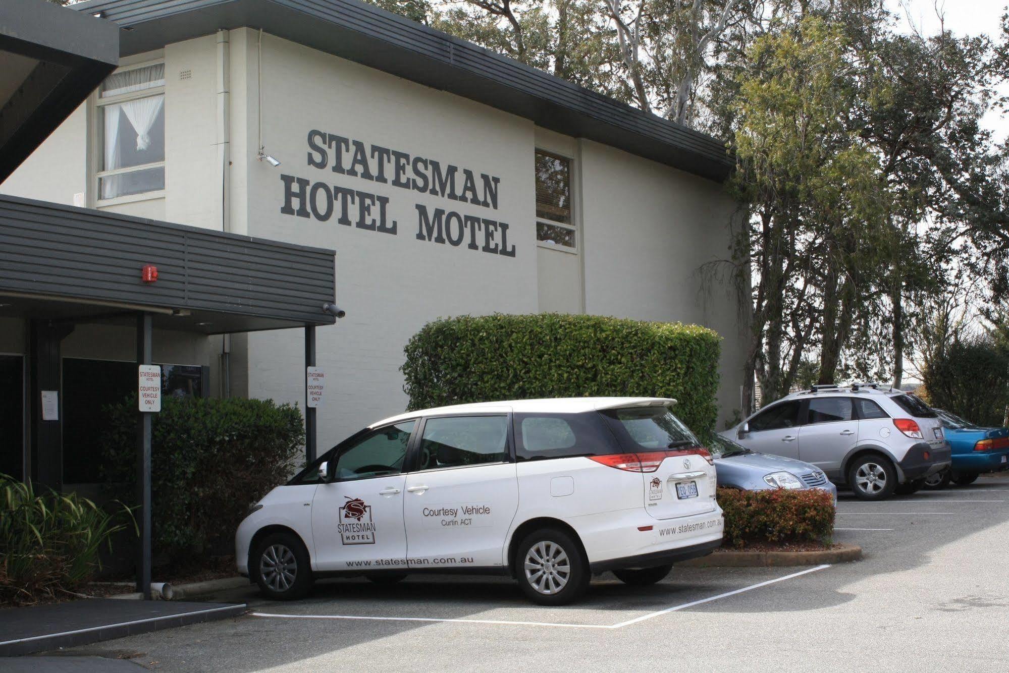 Statesman Motel