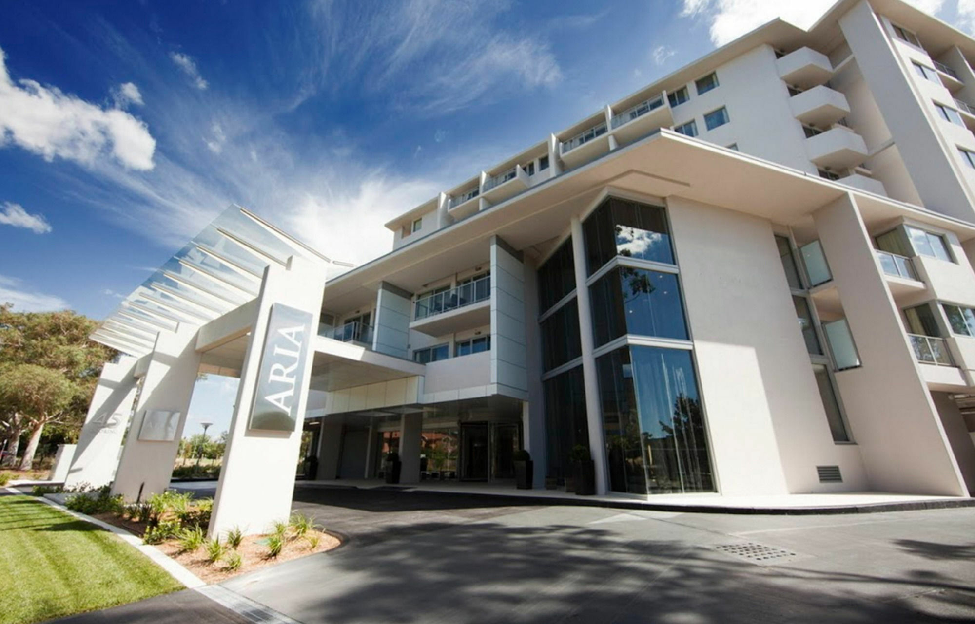 Adina Serviced Dickson Aparthotel 4*