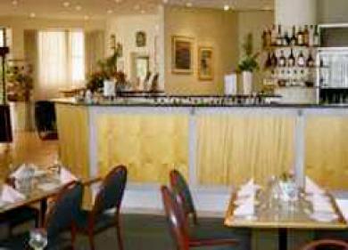 Embassy 4* Canberra