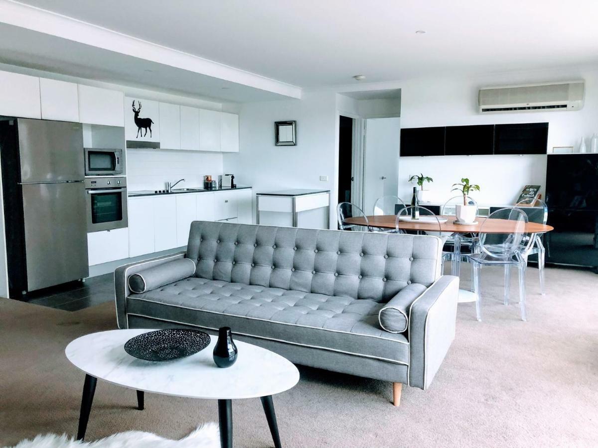 Staying Places - The Avenue Apartment