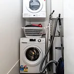 Modern City Living - 1Br Apt In Vibrant Dickson