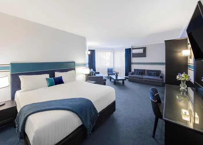 Ramada By Wyndham Diplomat Canberra