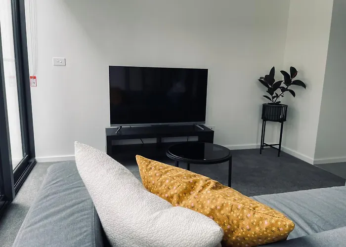 New Modern 1Br Apt Near Dickson