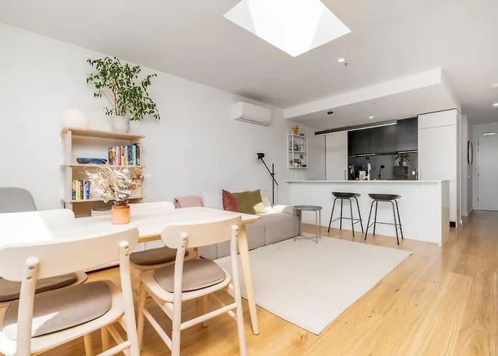 Modern City Living - 1Br Apt In Vibrant Dickson