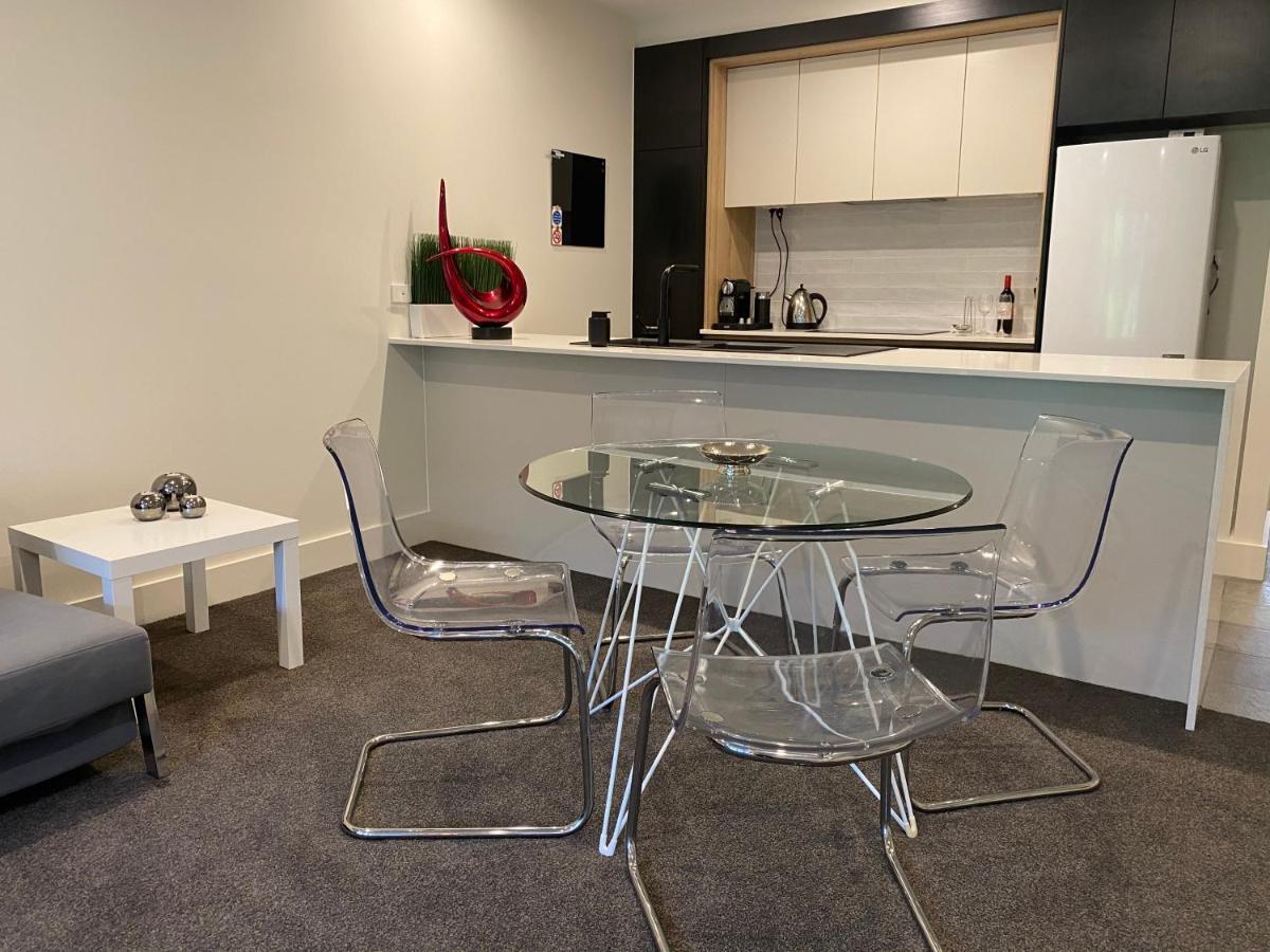 The Gallery Luxe 1 Bedroom Executive In The Heart Of Braddon Wine Secure Parking Wifi Apartment Canberra