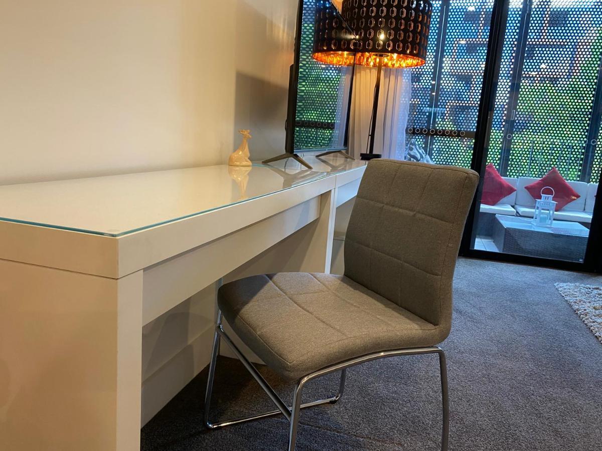 The Gallery Luxe 1 Bedroom Executive In The Heart Of Braddon Wine Secure Parking Wifi *