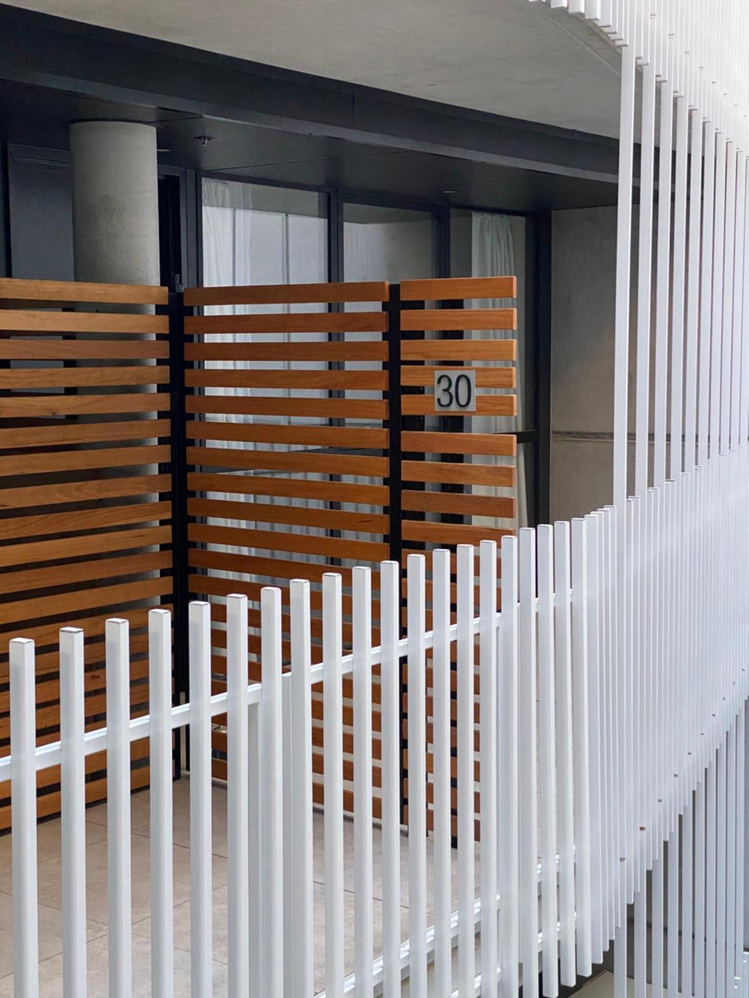 The Gallery Luxe 1 Bedroom Executive In The Heart Of Braddon Wine Secure Parking Wifi Apartment