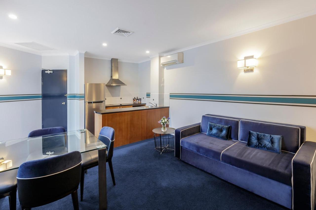 Ramada By Wyndham Diplomat Hotel Canberra