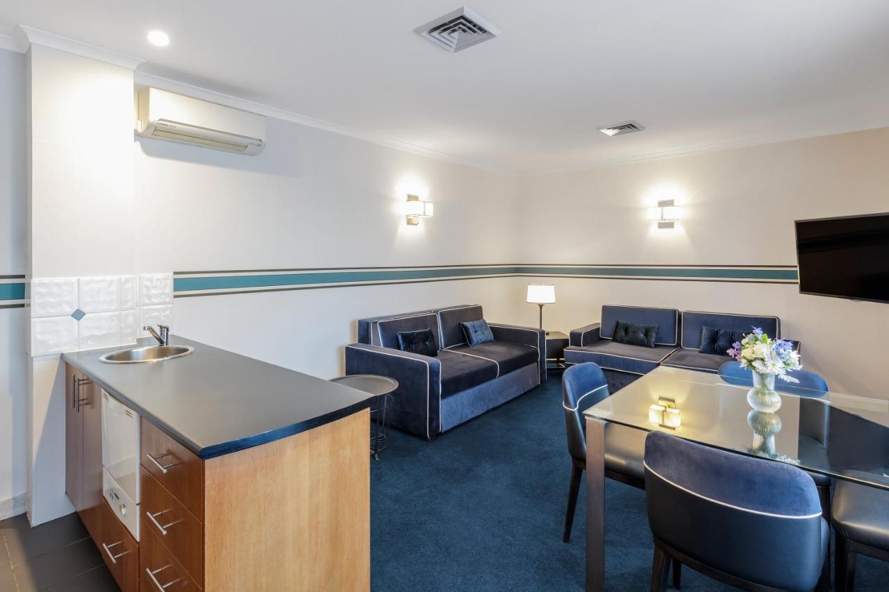 Hotel Ramada By Wyndham Diplomat Canberra