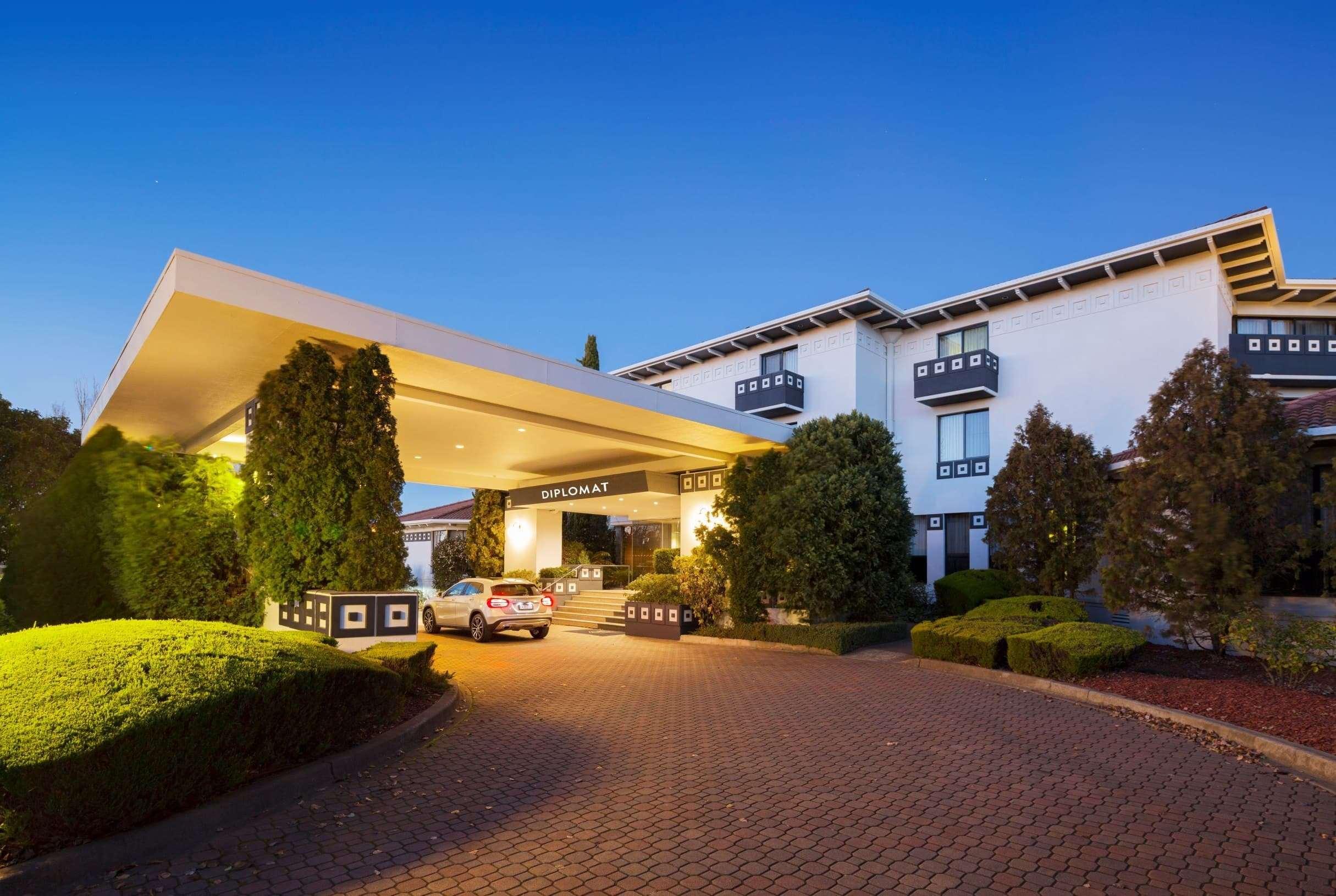 Ramada By Wyndham Diplomat 4* Canberra