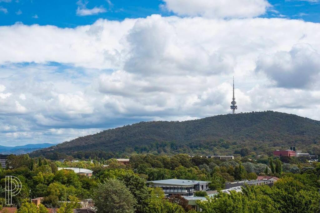 Midnight Luxe: Urban Braddon With Skyline Views Apartment Canberra