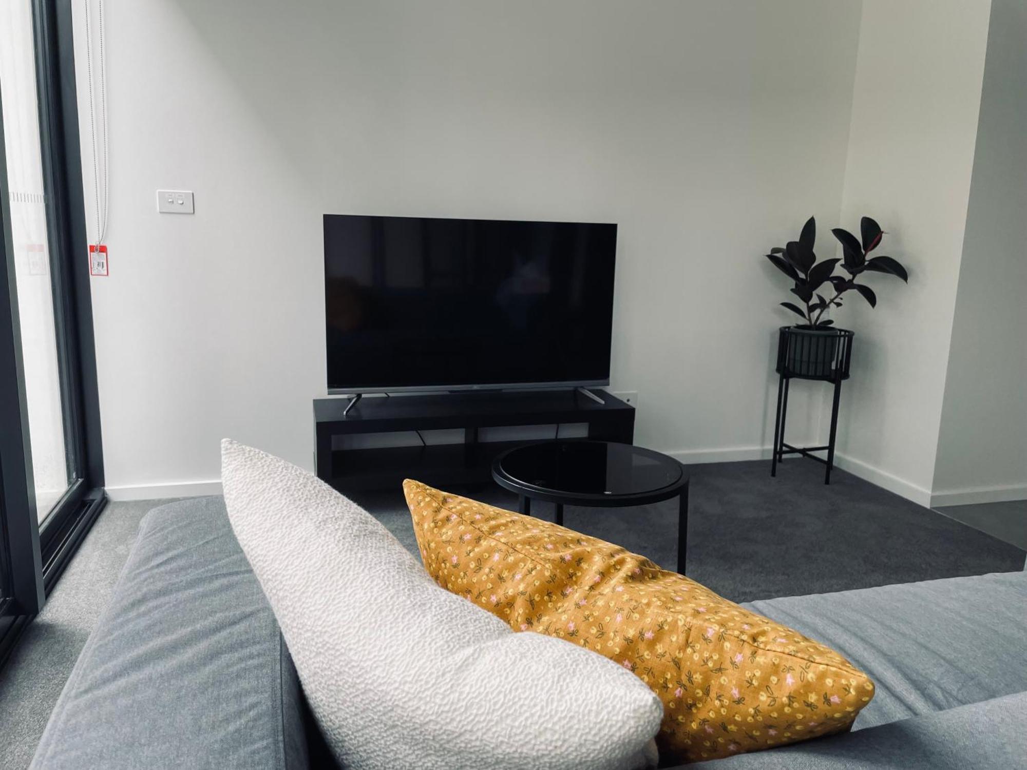 New Modern 1br Near Dickson Apartment *