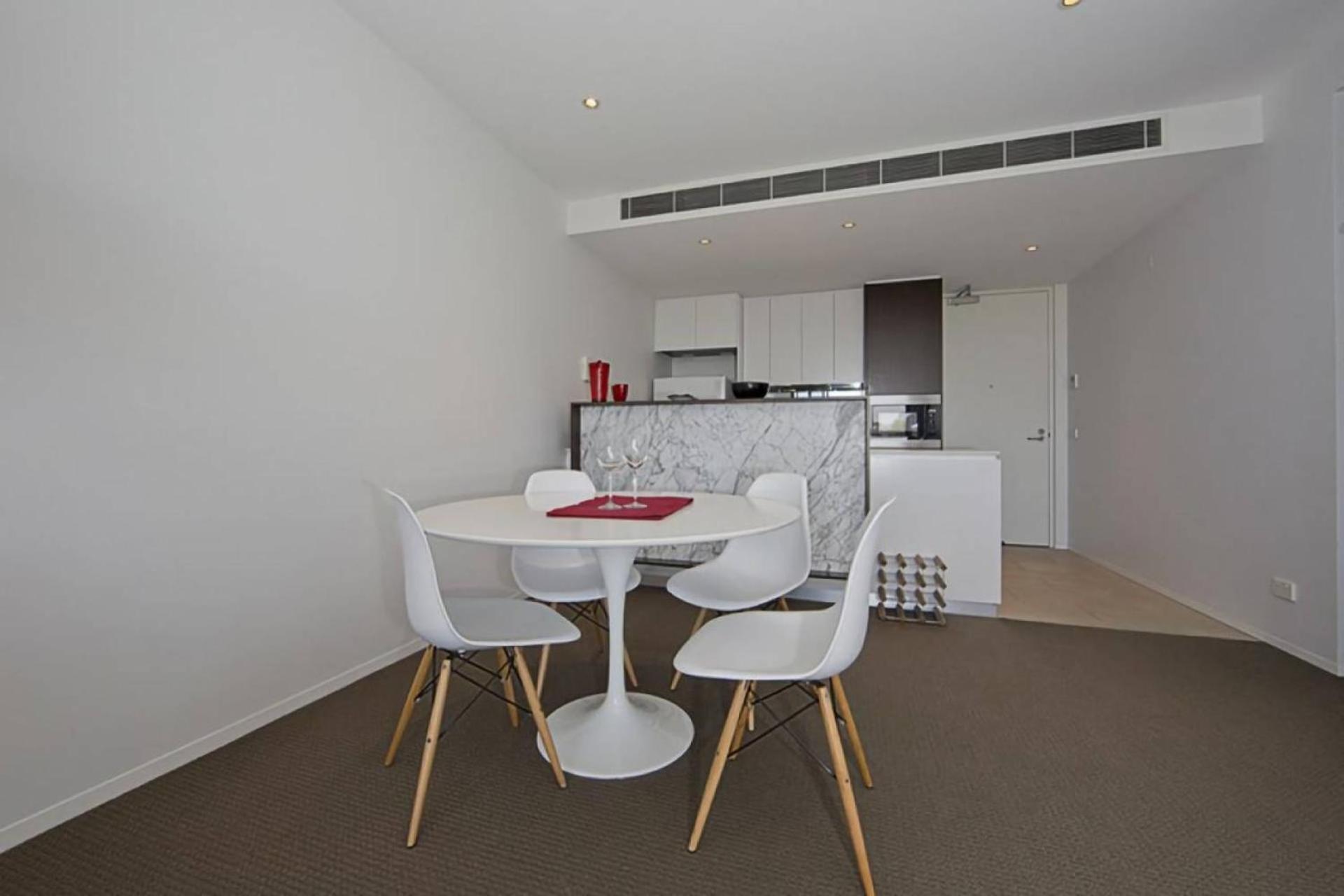 Realm Park 39 Barton Act Apartment Canberra