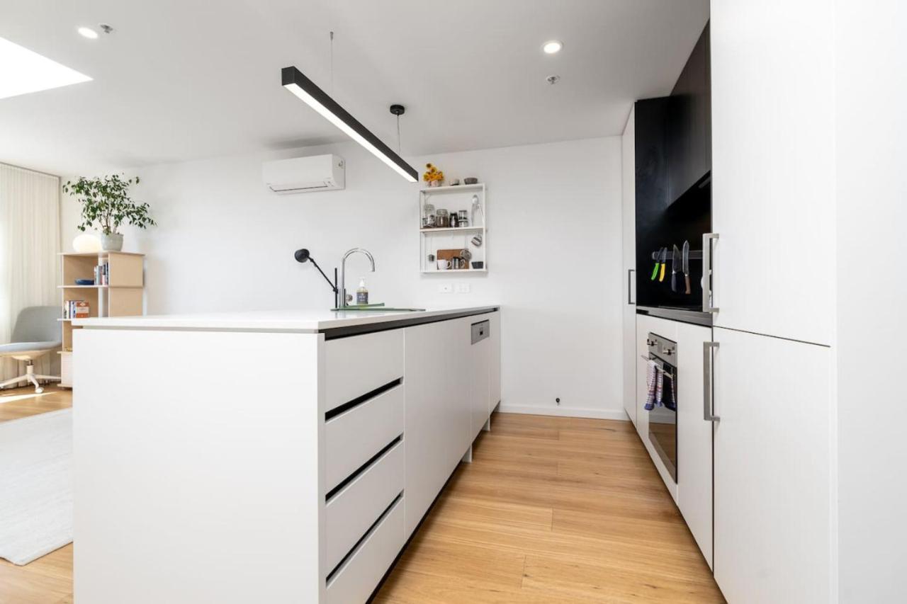 Modern Living - 1br In Vibrant Dickson Apartment Canberra