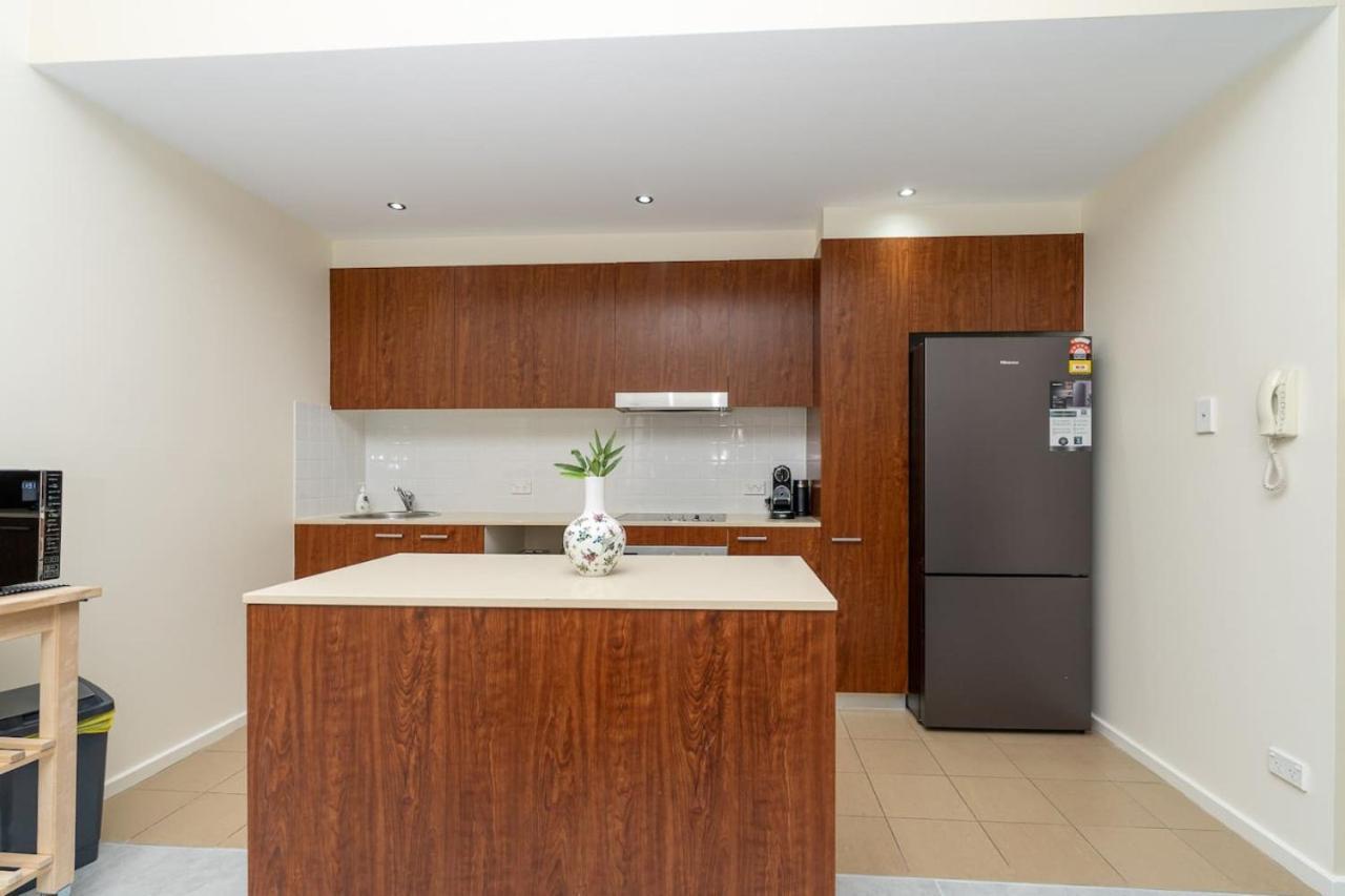 Absolutely Spacious Unit Between Anu And