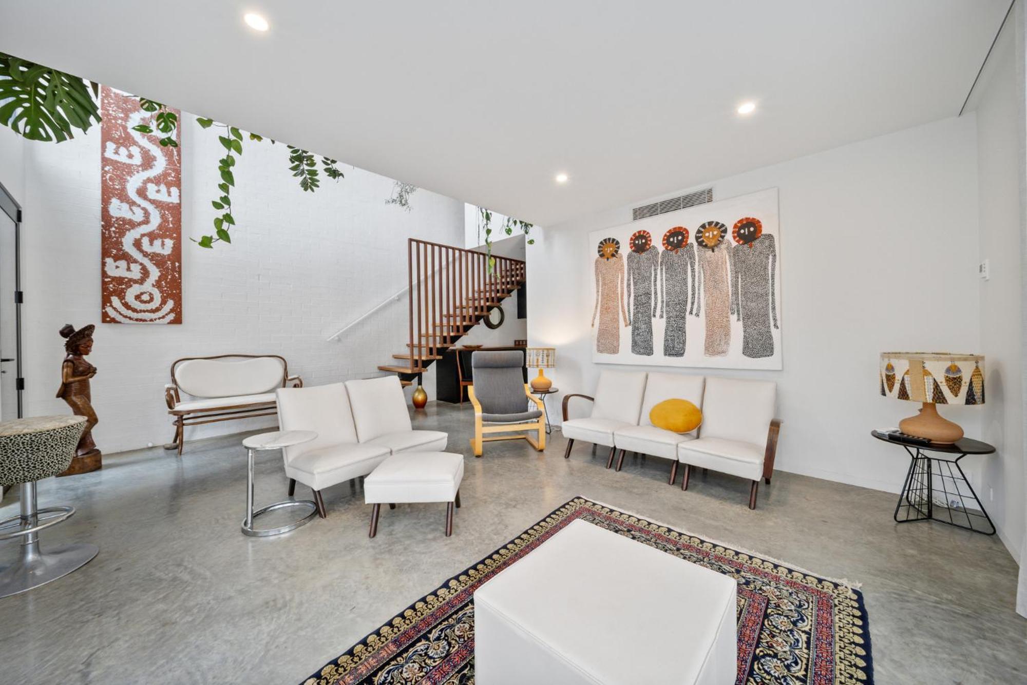 Luxurious 2-bed Pool, Lift, Alfresco Dining Holiday home Canberra