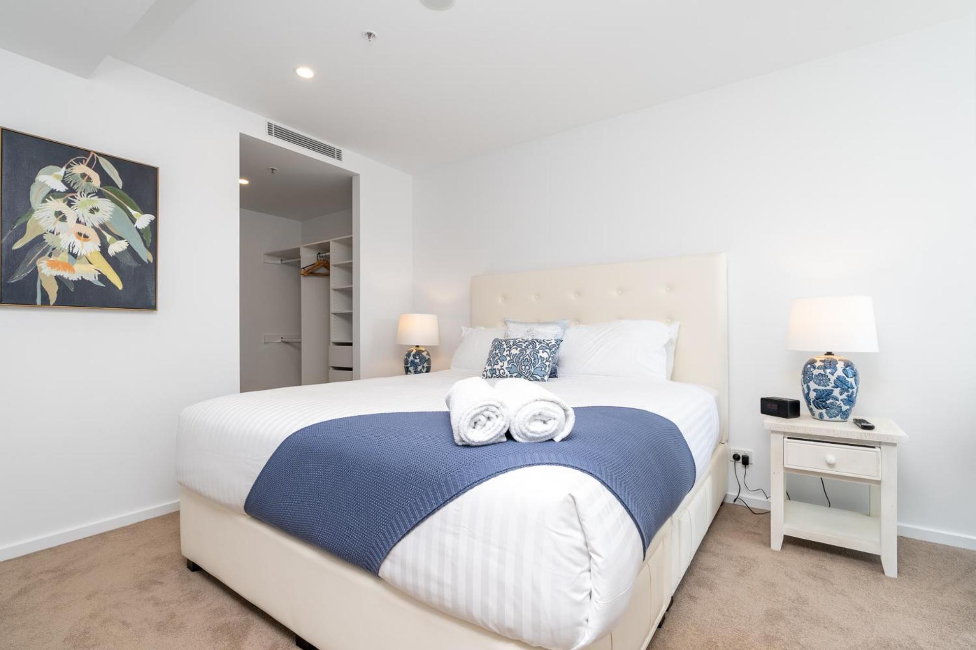 Lovely 2br W Free Parking On Premises *
