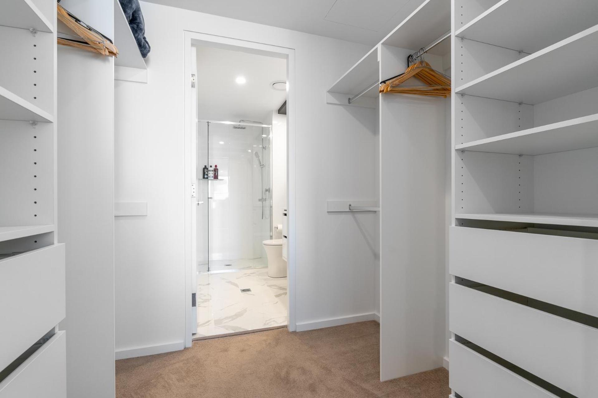 Apartment Lovely 2br W Free Parking On Premises