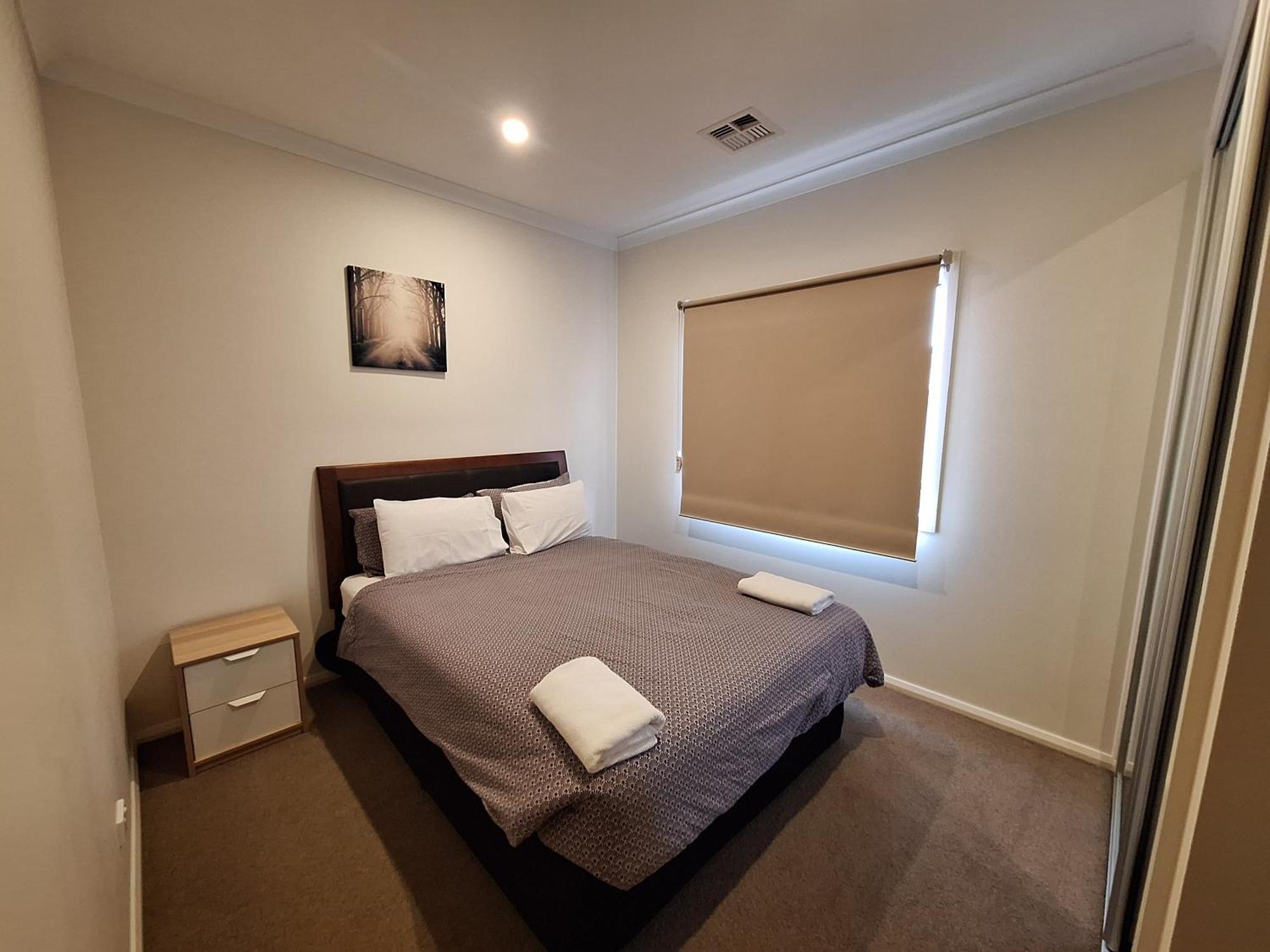 Serene Home-4 Bedroom Ensuite Guest house *