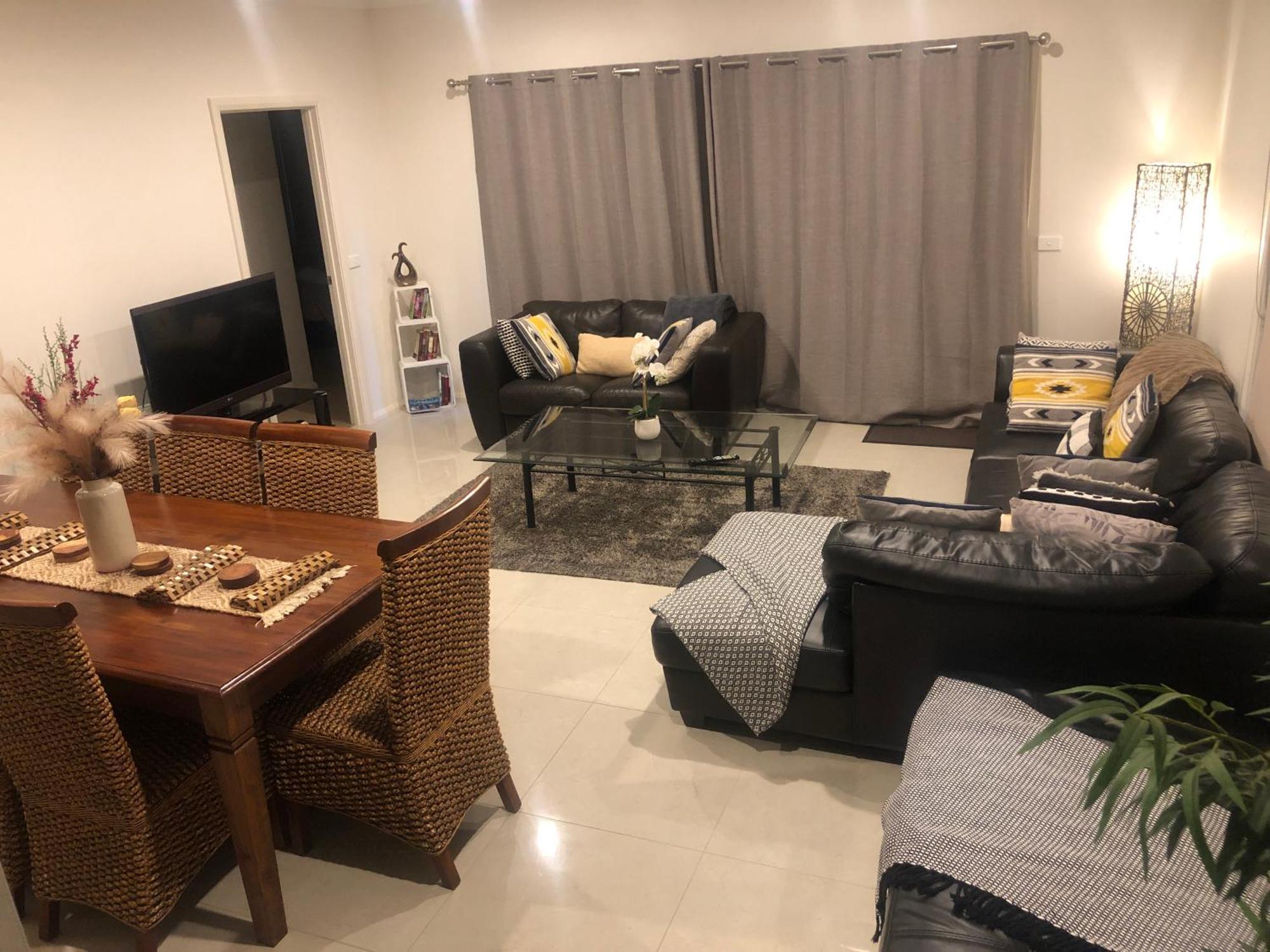 Serene Home-4 Bedroom Ensuite Guest house *