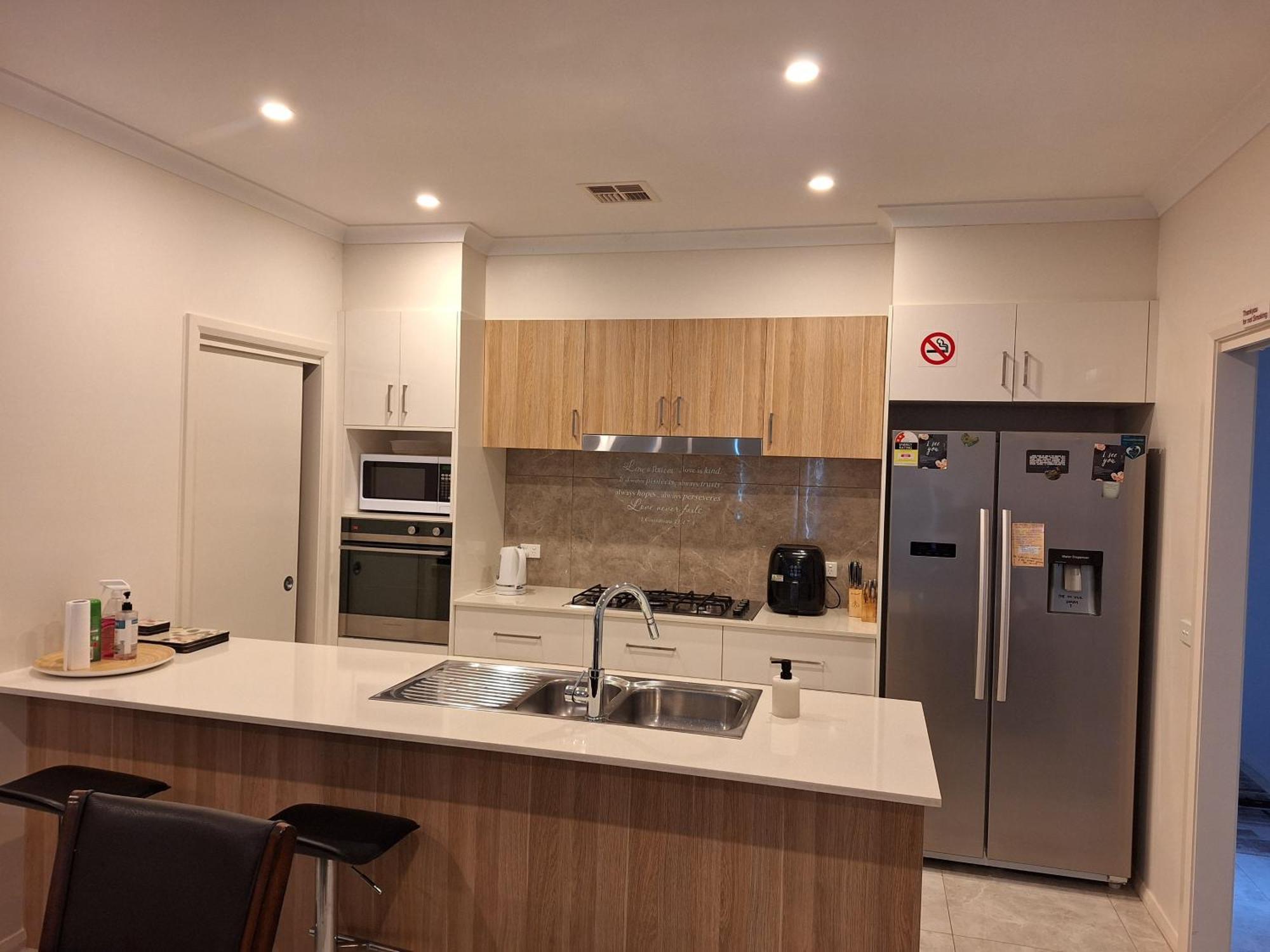 Guest house Serene Home-4 Bedroom Ensuite Canberra