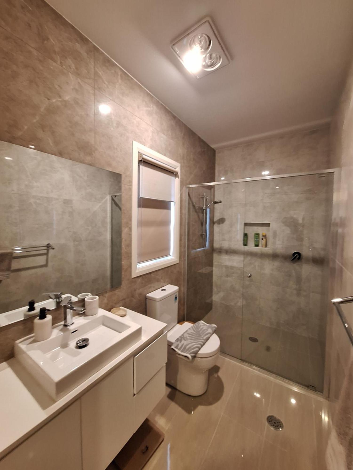 Guest house Serene Home-4 Bedroom Ensuite *
