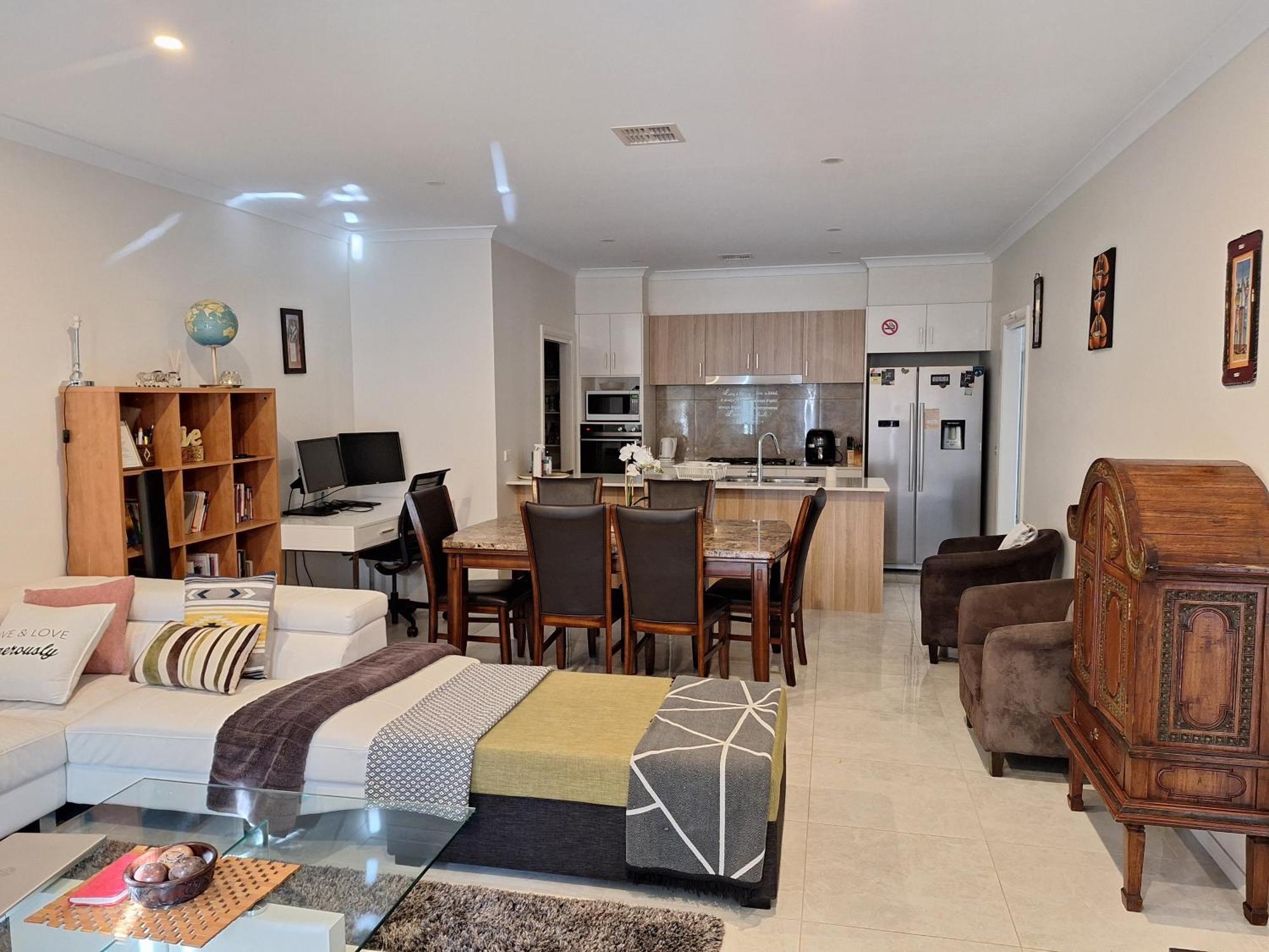 Serene Home-4 Bedroom Ensuite Guest house