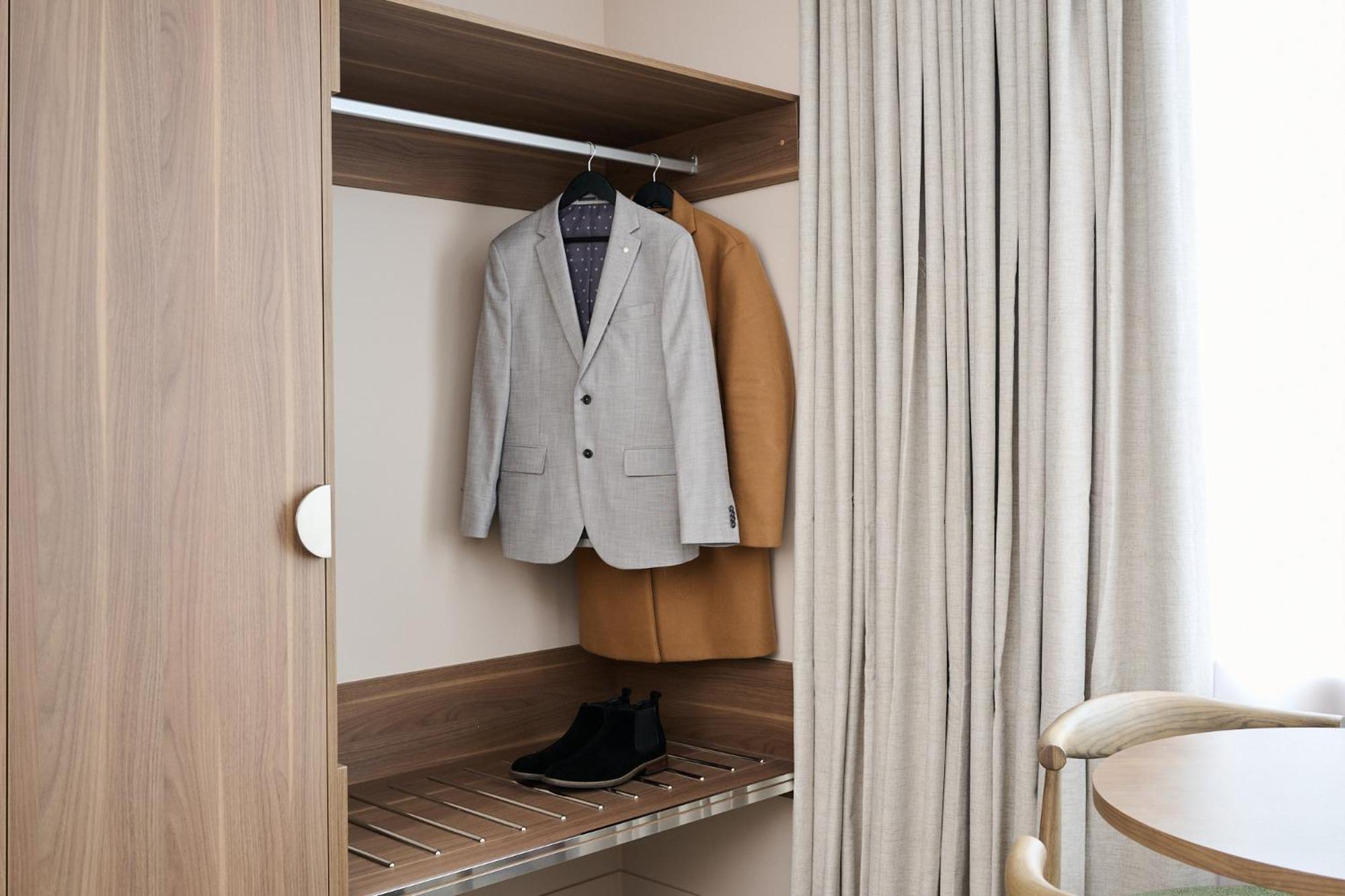Abode Phillip Hotel 4*